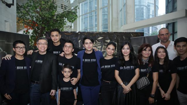 [Fimela] Preskon film Kain Kafan Hitam