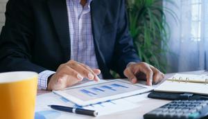 Ilustrasi Mengelola Keuangan. (Unsplash - Towfiqu barbhuiya)