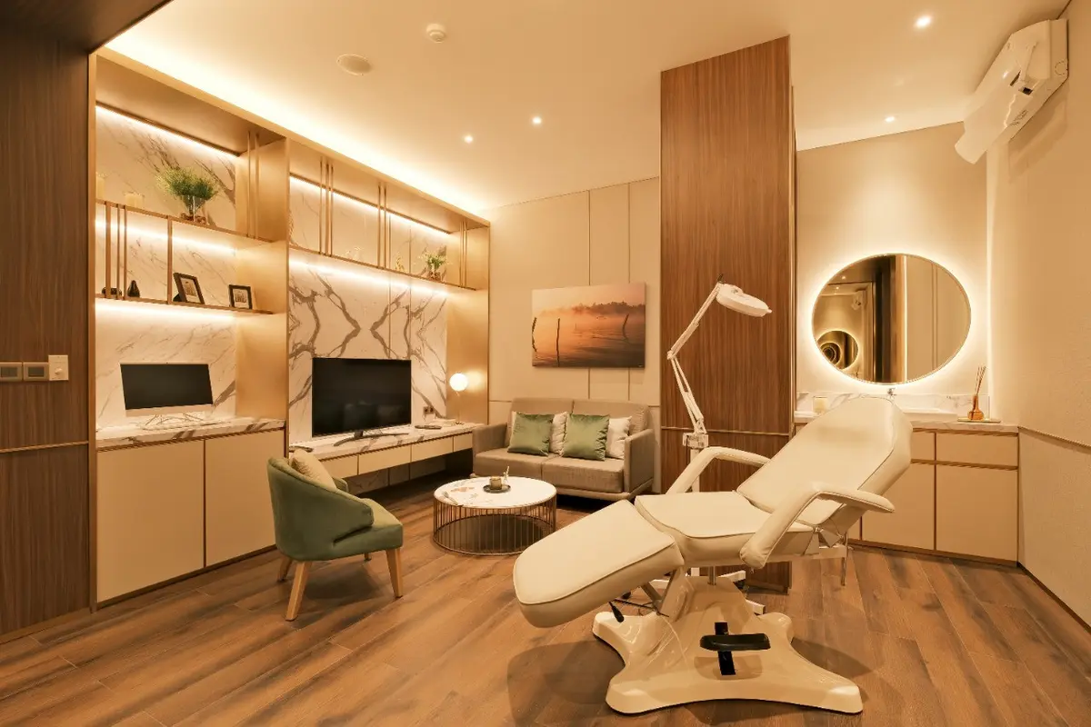 Klinik kecantikan ERHA baru saja meluncurkan layanan premium dari wajah hingga rambut
