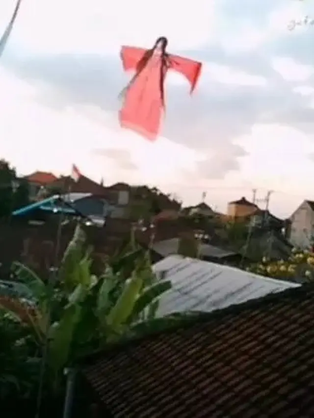 6 Layang-Layang Bentuk Kuntilanak Ini Nyeleneh, Anti-mainstream