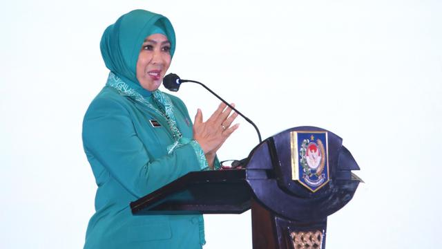 Ketua Umum Tim Penggerak Pemberdayaan dan Kesejahteraan Keluarga (TP PKK) Tri Tito Karnavian