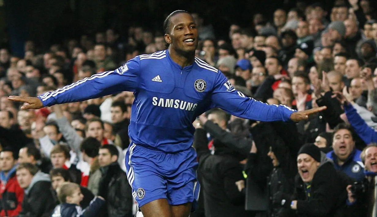 5. Didier Drogba - Legenda Chelsea meluncurkan lini pakaiannya dengan label HOM pada tahun 2013. Koleksi nya berupa celana boxer, celana pendek dan baju kaos. (AFP/Glyn Kirk)