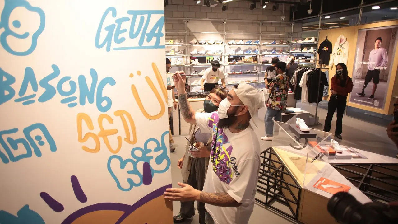 Menjadikan Sneaker Sebagai Media Mural Bertemakan Nusantara