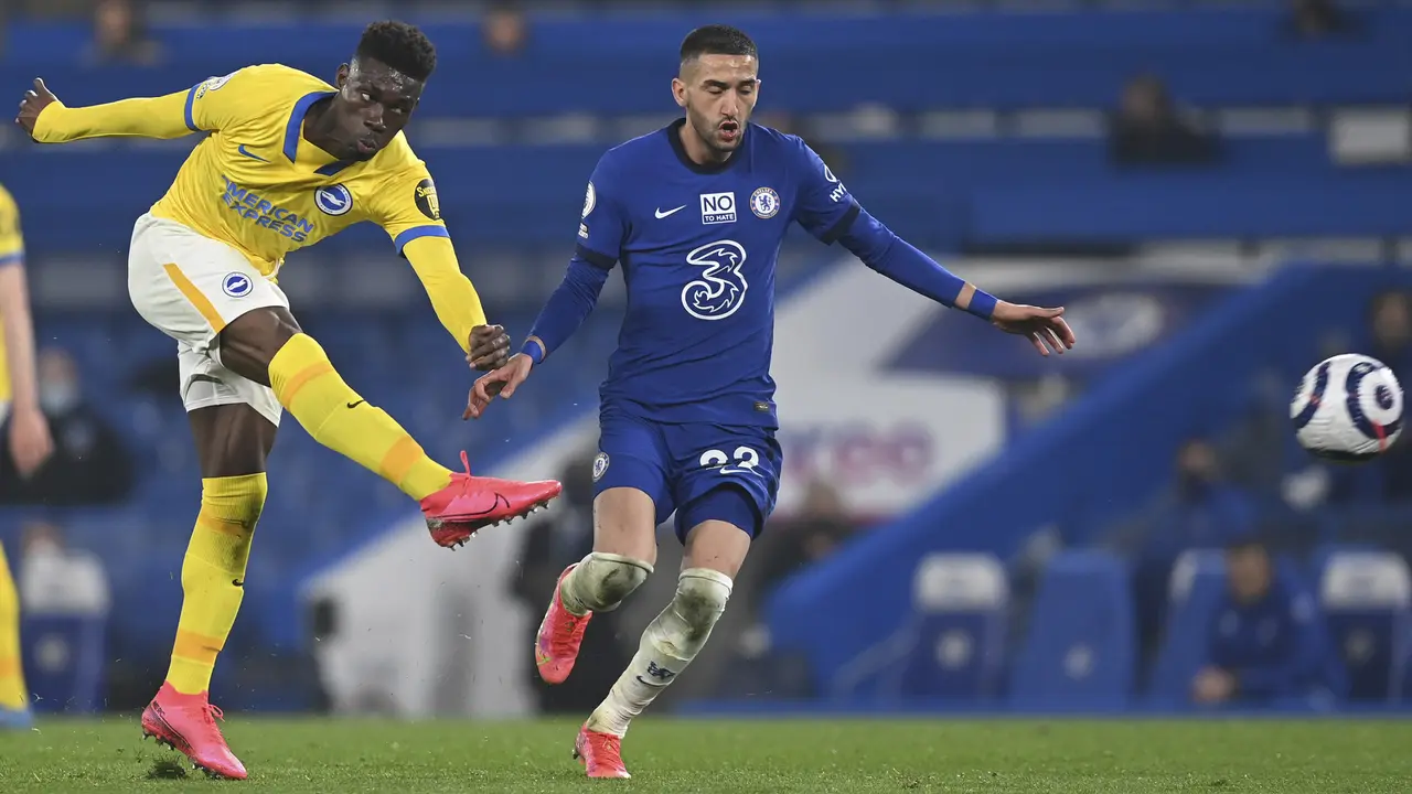 FOTO: Diwarnai Aksi Unjuk Rasa Menentang Liga Super Eropa, Chelsea Ditahan Imbang Brighton 0-0 - Hakim Ziyech; Yves Bissouma