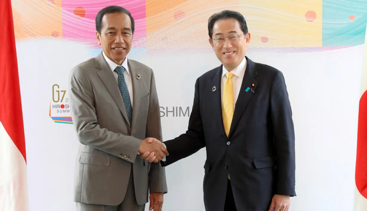 "Terkait pembangunan IKN, saya menyambut baik penandatanganan 5 Nota Kesepahaman dengan JICA, JBIC, JCODE, JIBH & UR," ucap Jokowi. (JAPAN POOL/JIJI PRESS)