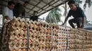Menurut pantauan data Badan Pangan Nasional, harga komoditas telur ayam ras naik sebesar Rp 50 menjadi Rp 28.360 per kg atau naik 0,18 persen. (Liputan6.com/Angga Yuniar)