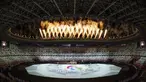 Kembang api dinyalakan saat upacara pembukaan Paralimpiade Tokyo 2020 di Olympic Stadium, Tokyo, Selasa (24/8/2021) malam WIB. Setelah ditunda selama setahun akibat pandemi Covid-19, Paralimpiade Tokyo 2020 akhirnya resmi dibuka. (Bob Martin for OIS via AP)