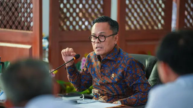 Kepala Badan Pengaturan BUMN (BP BUMN) Dony Oskaria mengunjungi Kantor KAI di Bandung, Jawa Barat, Senin (20/4/2026). (Dok PT KAI)