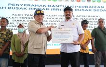 Pemerintah Serahkan Bantuan Perbaikan Rumah, Kasatgas Tito Pastikan Negara Bersama Masyarakat Terdampak Bencana