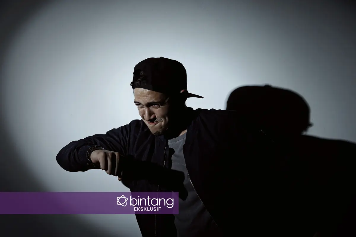 [Bintang] A3 Rifky Balweel