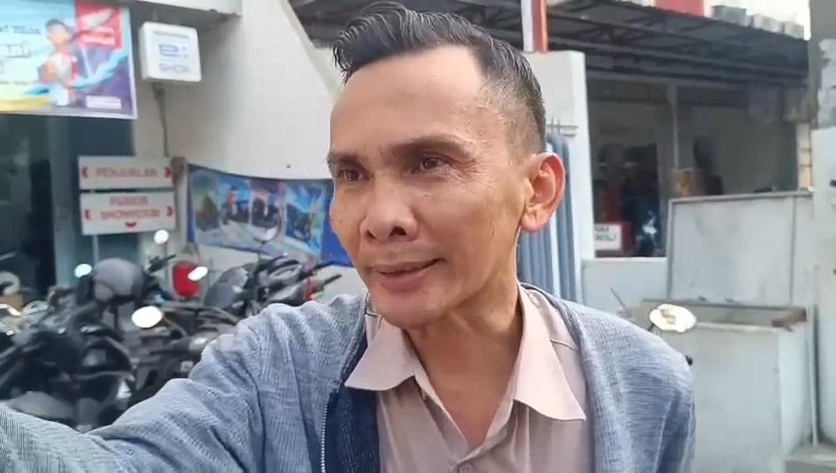 Sopir Alphard terlibat kecelakaan beruntun di Surabaya. (merdeka.com/erwin yohanes).
