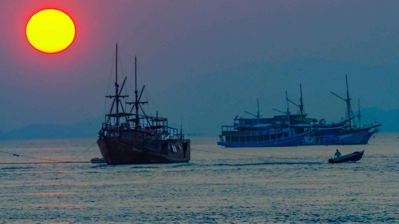 FOTO: Labuan Bajo Kota Seribu Sunset yang Menawan di Ujung Flores