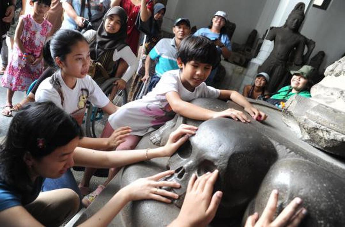 Anak-anak penyandang difabel kunjungi Museum Nasional