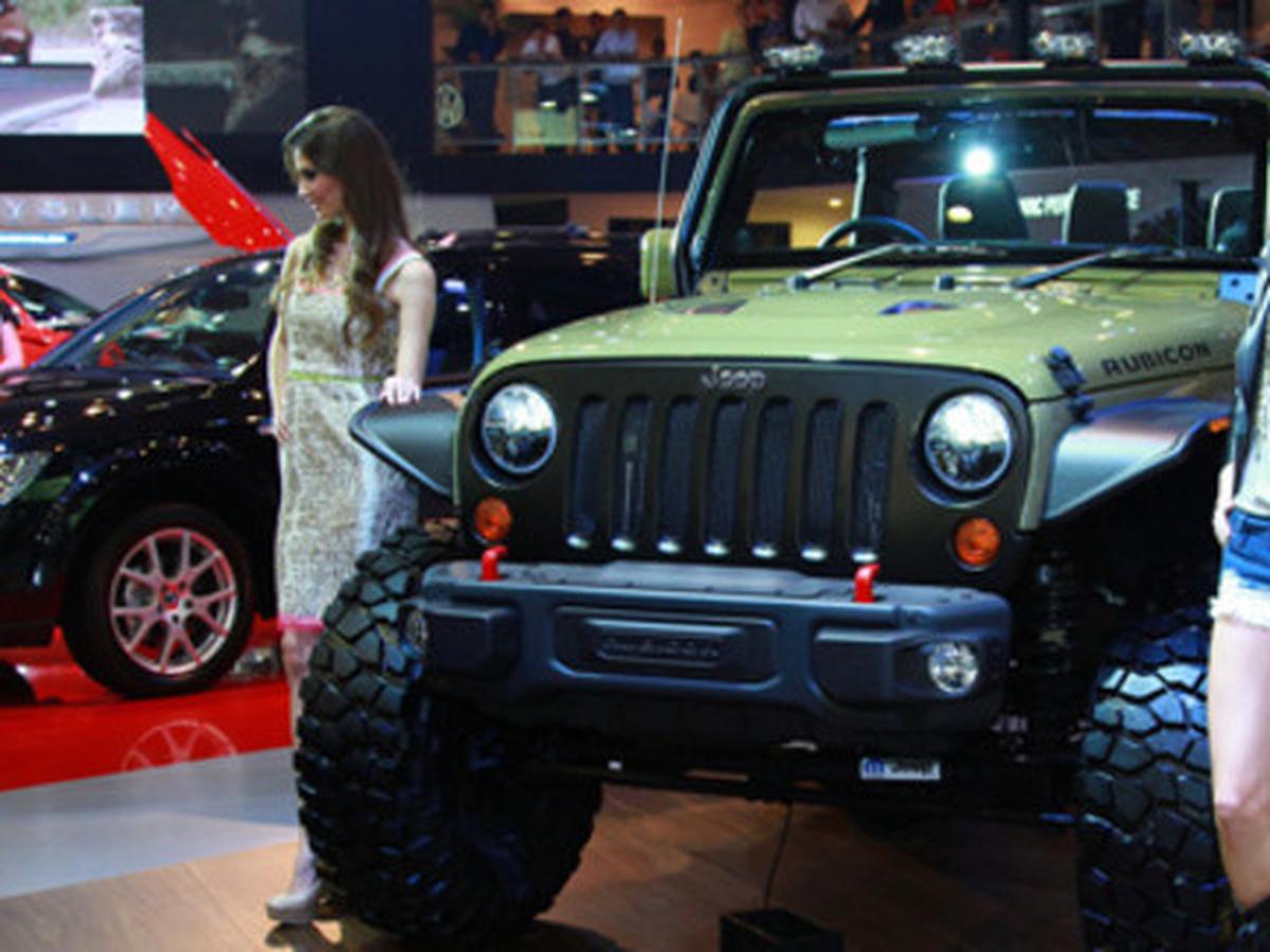 Dijejali Aksesoris Mopar Jeep Wrangler Recon Makin Agresif ...