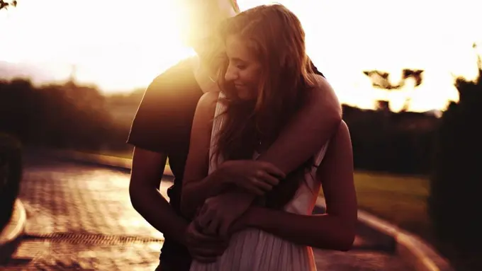 Jangan Hanya Mau Menikah, Kamu Juga Harus Siap Hidup Susah