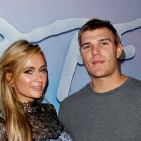 "Kamu masih memilih tanggal," ujar Paris Hilton seperti yang dilansir dari AceShowbiz. (In Touch Weekly)