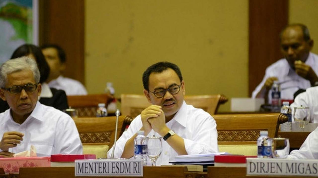 Menteri Sudirman Said hadiri rapat kerja dengan Komisi VII DPR