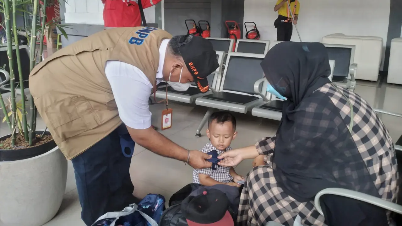 Direktur Perencanaan Rehabilitasi dan Rekonstruksi (PRR) BNPB Johny Sumbung Ingatkan Warga Tak Kendor Masker saat Mudik.
