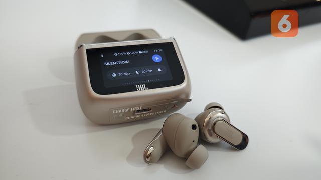 JBL Tour Pro 3. Liputan6.com/Iskandar