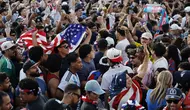 Keramaian fans tim tuan rumah Piala Dunia 2026, Amerika Serikat pada laga kontra PParaguay. (MARIO TAMA / GETTY IMAGES NORTH AMERICA / Getty Images via AFP)