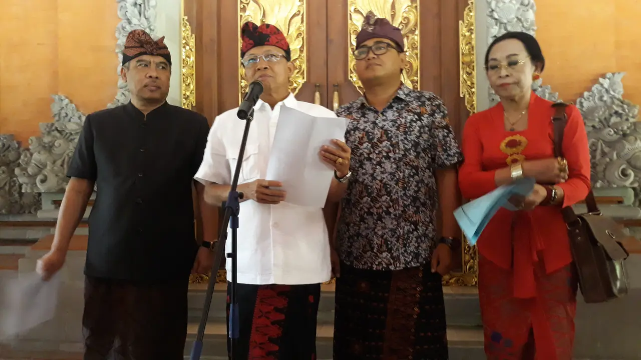 Gubernur Bali Wayan Koster