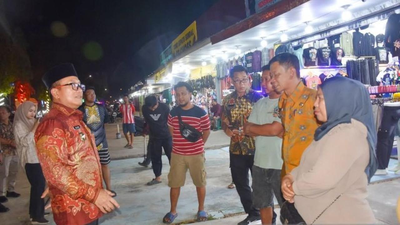 Seperti Kue Bingke, Bupati Sujiwo Apresiasi Penataan Pedagang Kaki Lima Kubu Raya di Jembatan Kapuas Dua