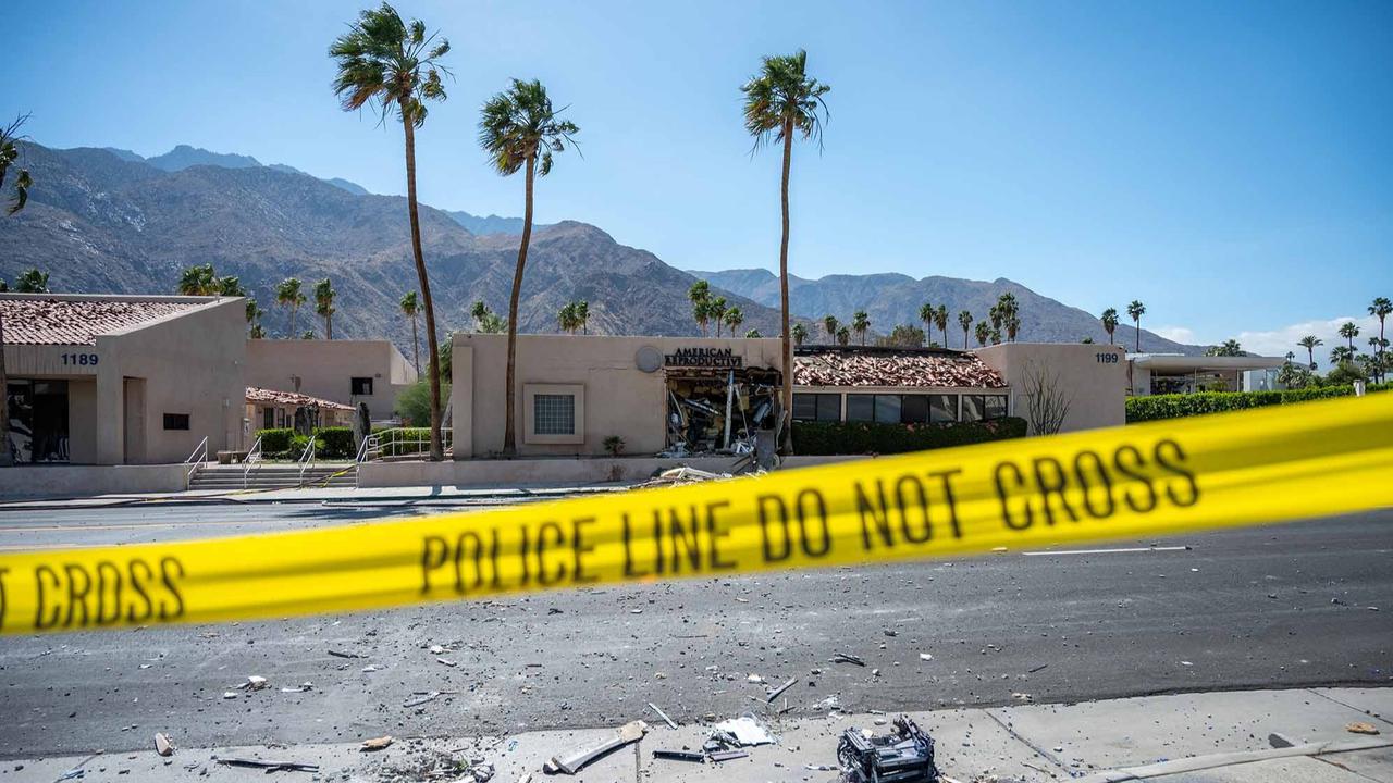 FOTO: Penampakan Klinik Kesehatan Reproduksi yang Hancur Akibat Ledakan Bom di California