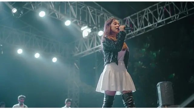 6 Pesona Tasya Rosmala di Atas Panggung, Cantik dan Memukau