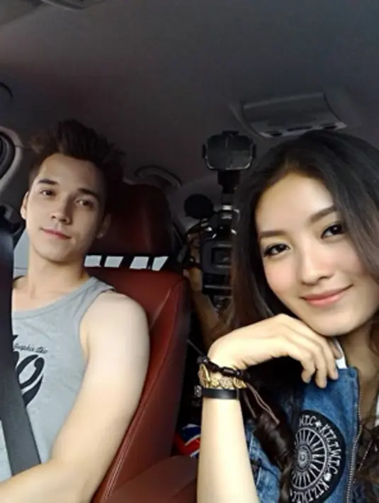 Kabar tersebut beredar ketika Natasha Wilona dan Imanuel Hito menjadi bintang tamu disuatu stasiun TV , namun sayangnya Stevan William tak menemani kekasihnya tersebut. (viainstagram@natashawilona12/Bintang.com)