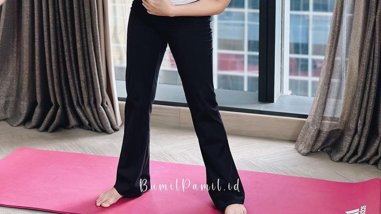 Cantiknya Bumil Jessica Mila Ikut Kelas Prenatal Yoga Ditemani Yakup Hasibuan, So Sweet!