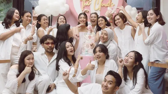 Kehamilan Canti Tachril Istri Adipati Dolken
