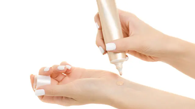 Trik Menggunakan Cushion pada Kulit Bertekstur, Biar Hasil Makeup Makin Flawless