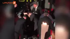 Jennifer Lawrence diketahui pernah berkali-kali jatuh saat memakai gaun di beberapa acara penting.