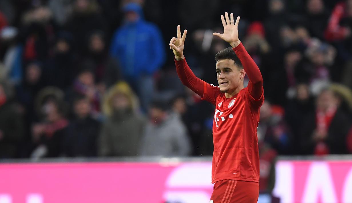 Philippe Coutinho - Coutinho dikabarkan telah diminati dua klub asal Kota London, Arsenal dan Tottenham Hotspur. Belakangan, Chelsea ikut meramaikan bursa transfer musim panas ini untuk bisa mendatangkan Coutinho. (AFP/Christof Stache)