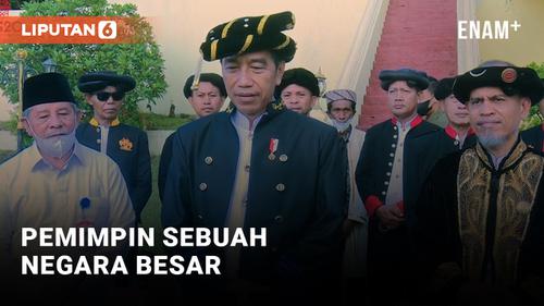 VIDEO: Jokowi Menerima Gelar Adat 'Dada Madopo Malomo' dari Kesultanan Ternate