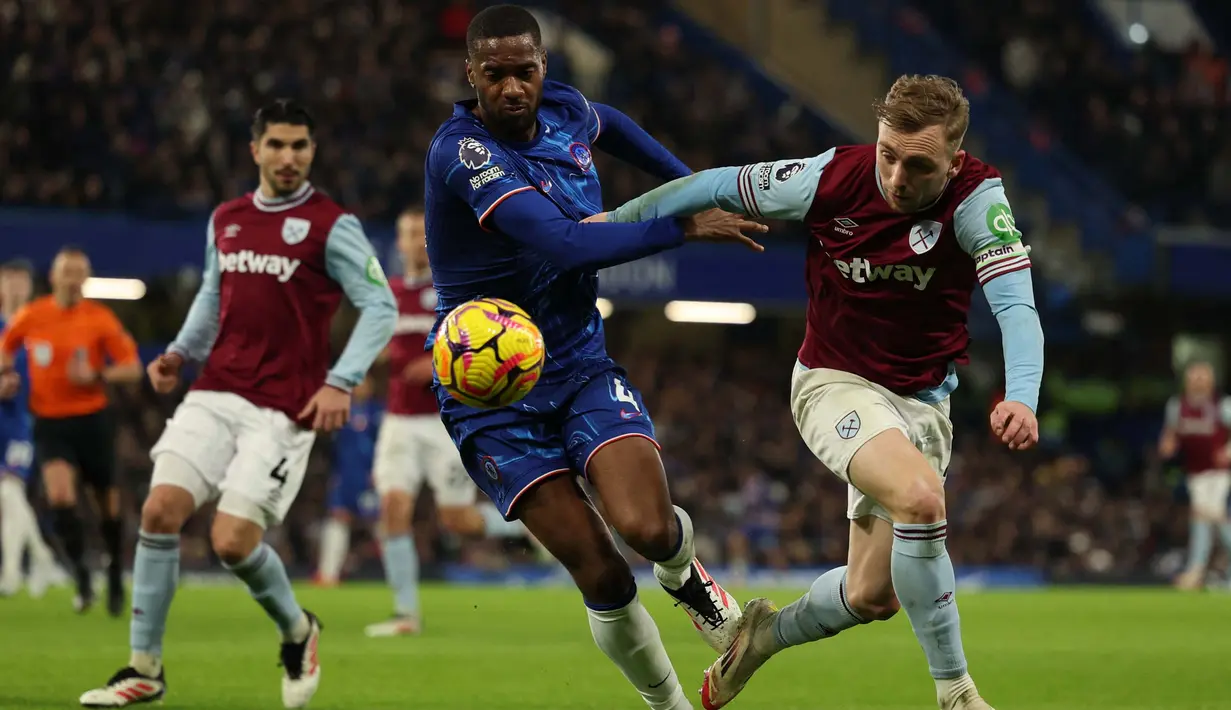 Duel antara Chelsea kontra West Ham United berjalan alot. (Adrian Dennis/AFP)