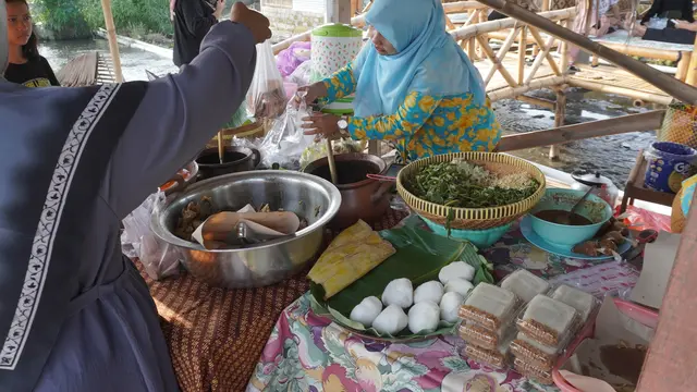 Suasana di Loka Batari yang menawarkan wisata kuliner tradisional khas Klaten.