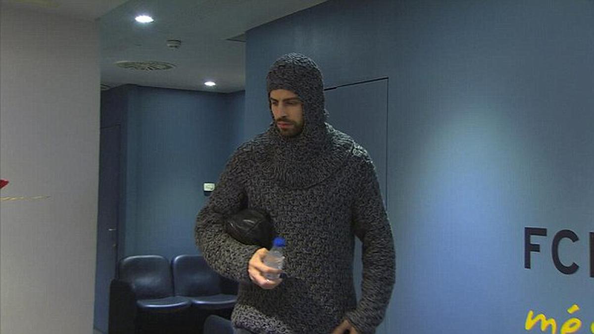 Gerard Pique Sindir Alvaro Arbeloa lewat Spanduk Raksasa di Jantung Kota Madrid