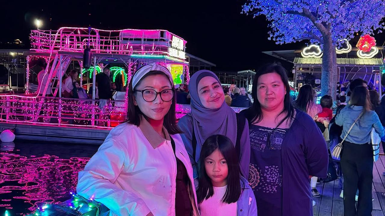 Potret Tengku Firmansyah Pakai Topi Cowboy saat Liburan di Texas Bersama Keluarga