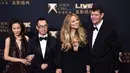 Hubungan asmara Mariah Carey dan kekasih, James Packer telah berlangsung selama lima bulan. Meski belum terbilang lama namun kini Mariah Carey dikabarkan telah tinggal satu atap dengan sang kekasih. (AFP/Bintang.com)