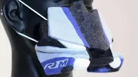 Masker unik berbentuk fairing Yamaha R1