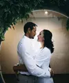 Rumah tangga selebriti Oka Antara dikenal sangat harmonis. Sang istri, Rara Wiritanaya selalu setia mendampingi sang suami saat perilisan film-film terbaru. Seperti apa potret mesranya, berikut yang dirangkum FIMELA: [foto:Instagram/oks_antara]