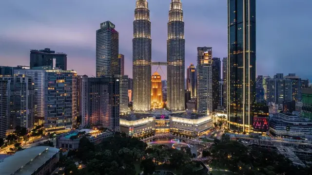 Beragam Dukungan untuk Warga Malaysia yang Mengibarkan Bendera Putih Saat Lockdown,