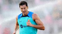 Striker berpaspor Polandia itu langsung gabung latihan bersama para penggawa Blaugrana lain yang tengah menggelar tur pramusim di Amerika Serikat. (Michael Reaves/Getty Images/AFP)