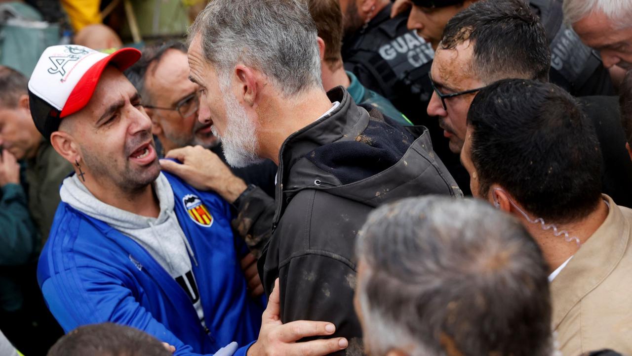 Raja Spanyol Dilempari Lumpur dan Diteriaki 'Pembunuh' Kunjungi Korban Banjir di Valencia