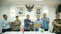 Sekretaris Direktorat Jenderal Penyelenggaraan Haji dan Umrah, Kementerian Agama RI, Bapak Arfi Hatim; Direktur Pelayanan Haji Dalam Negeri Kementerian Agama RI, Bapak Muhammad Zain; Direktur Jenderal Penyelenggaraan Haji dan Umrah (PHU) Kementerian Agama RI, Bapak Hilman Latief; Direktur Utama Lion Air, Bapak Rudy Lumingkewas; Presiden Direktur Lion Group, Capt. Daniel Putut Kuncoro Adi dan Direktur Utama Super Air Jet, Bapak Ari Azhari.