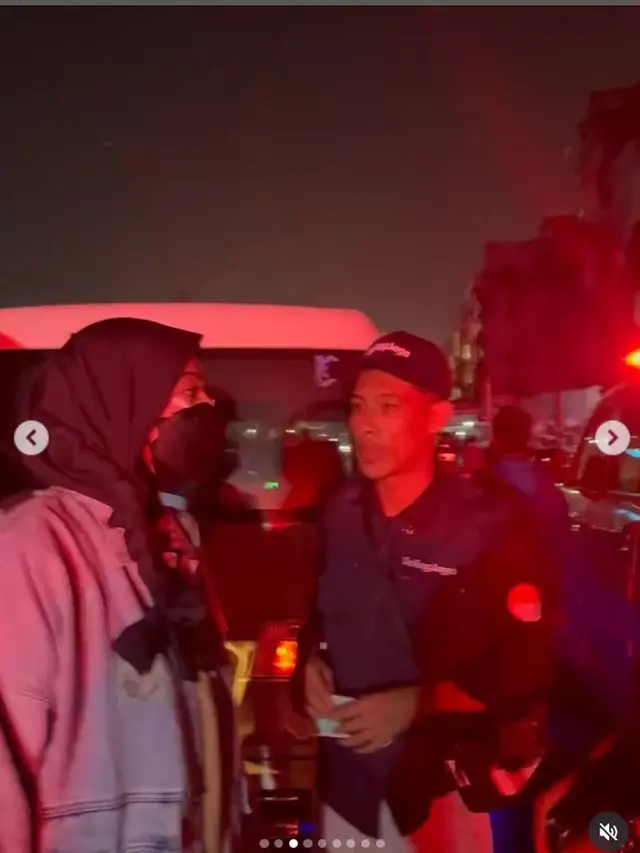 Potret Zaskia Adya Mecca Jadi Relawan Medis Aksi Demo di Jakarta