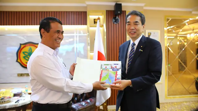 Menteri Pertanian, Kehutanan, dan Perikanan Jepang Eto Taku berkunjung ke kantor Menteri Pertanian RI Andi Amran Sulaiman