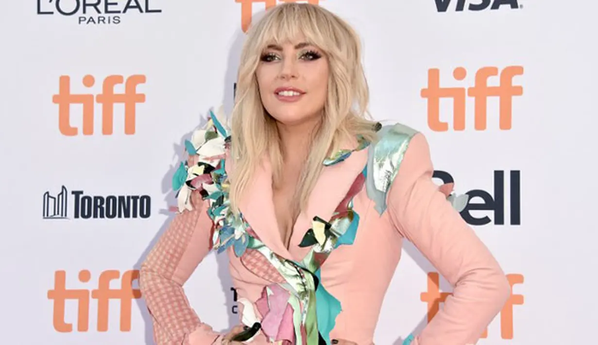 Lady Gaga, selama ini terkenal dengan wanita yang selalu ceria dan tampak tegar. Namun siapa sangka, Gaga yang juga merupakan manusia biasa pun memiliki sisi lain di balik penampilannya selama ini. (AFP/Alberto E.Rodriguez)