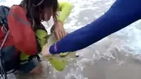 Turids wanita panik ketika digigit anak hiu
